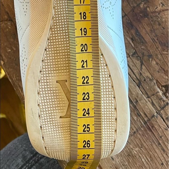 Louis Vuitton LV Monogram White Leather Sneakers. Great condition! Size 39.5 - Picture 7 of 10